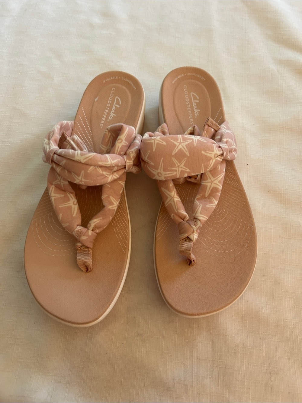 Clarks Pink Knotted Starfish-Print Slide Sandals